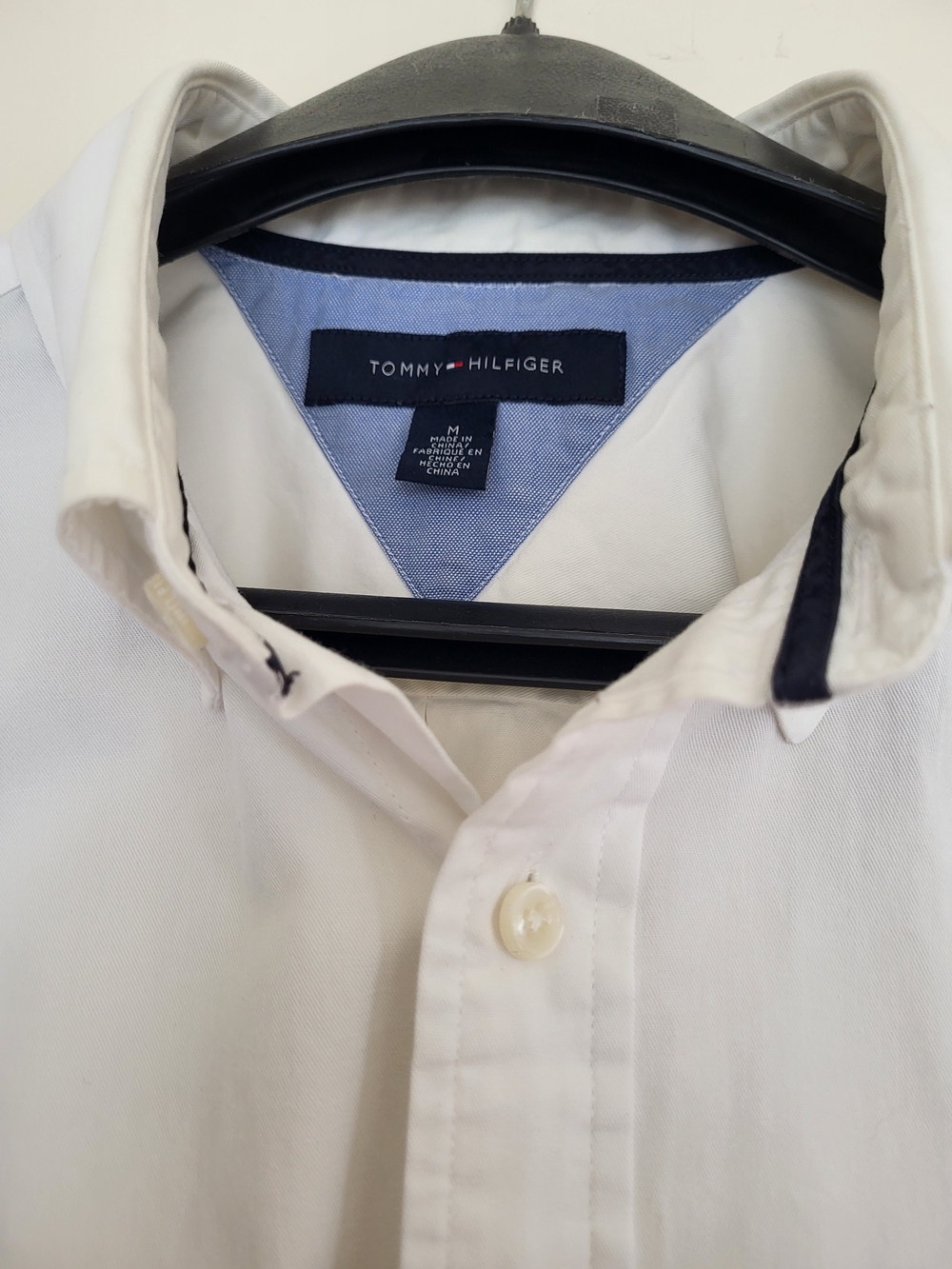 Tommy Hilfiger Men’s Classic White Button-Down Shirt - Picture 2 of 6